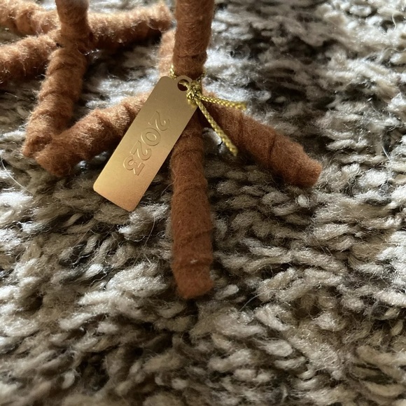 Target Wondershop Sleigh and 2023 Dapper - Picture 14 of 17